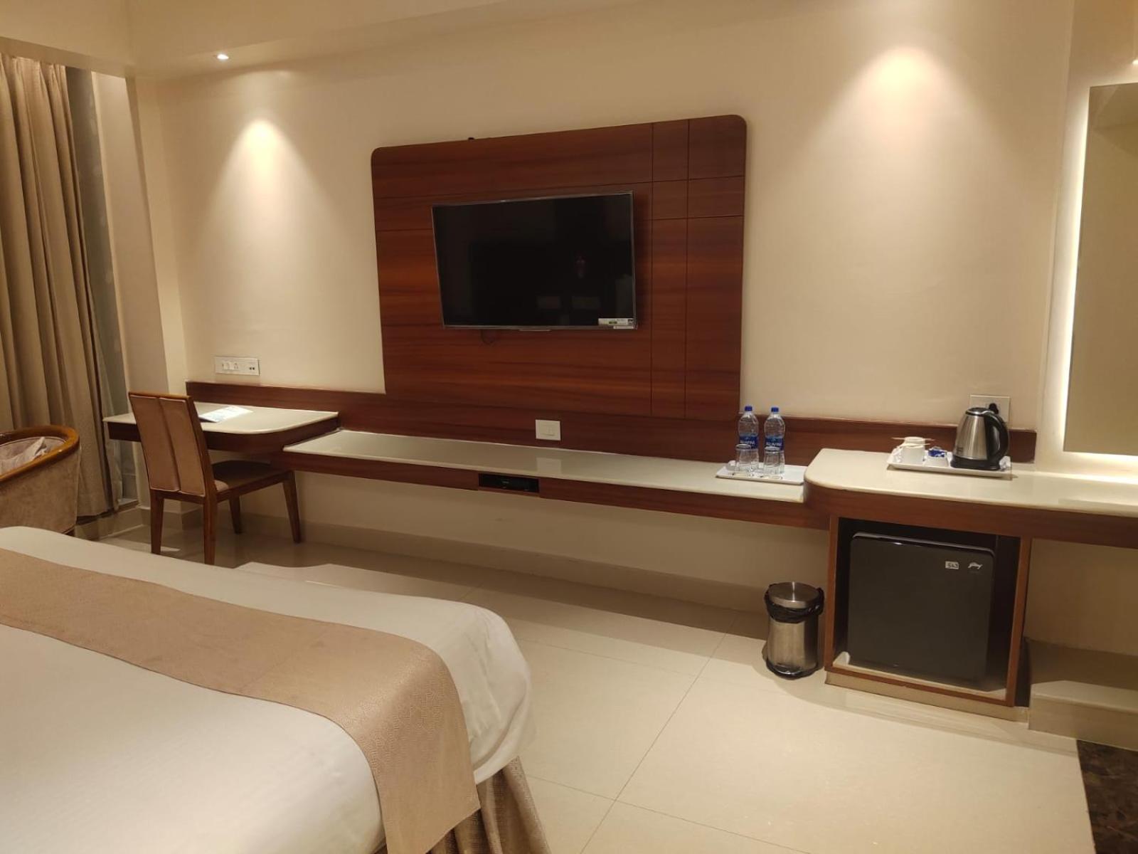 Hotel The Plaza Hyderabad Eksteriør billede