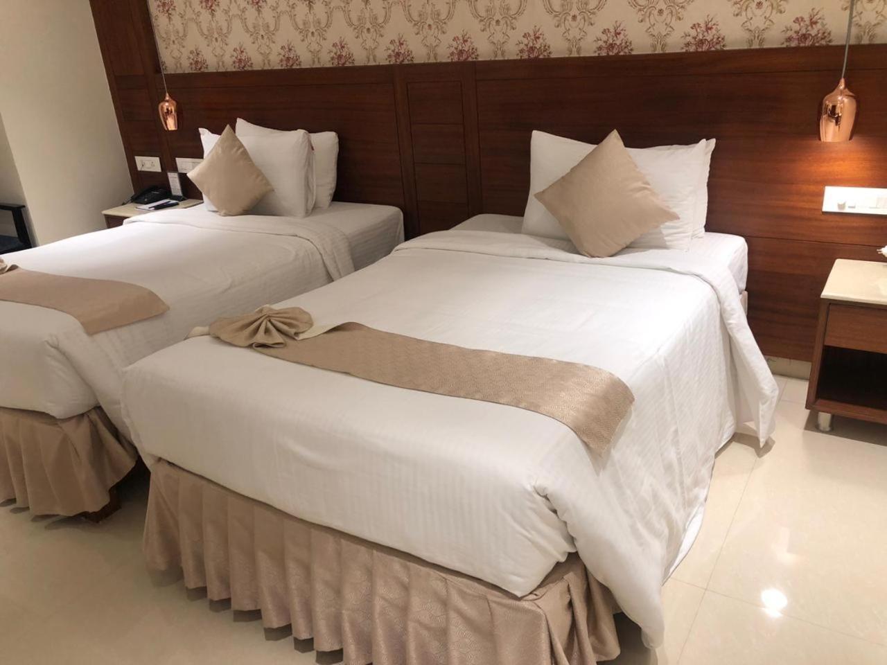 Hotel The Plaza Hyderabad Eksteriør billede