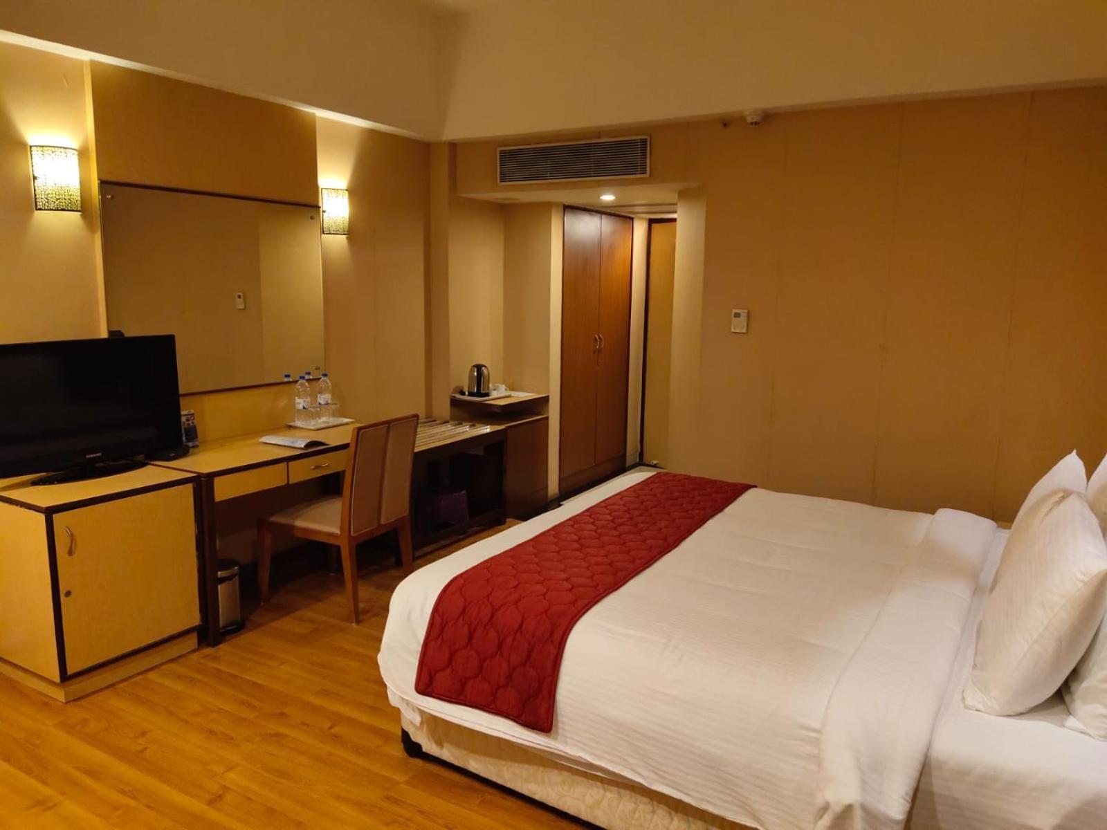 Hotel The Plaza Hyderabad Eksteriør billede