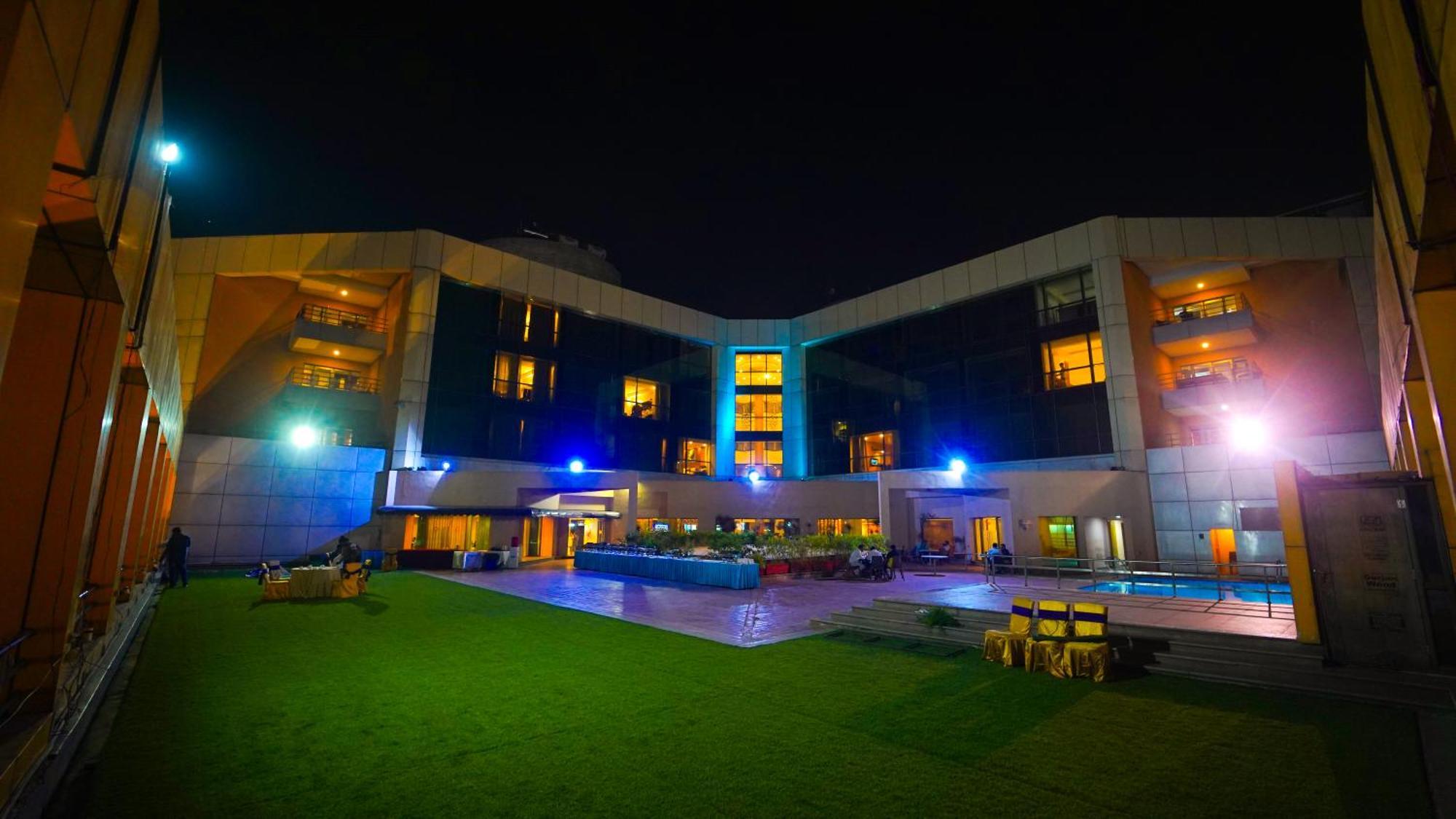 Hotel The Plaza Hyderabad Eksteriør billede