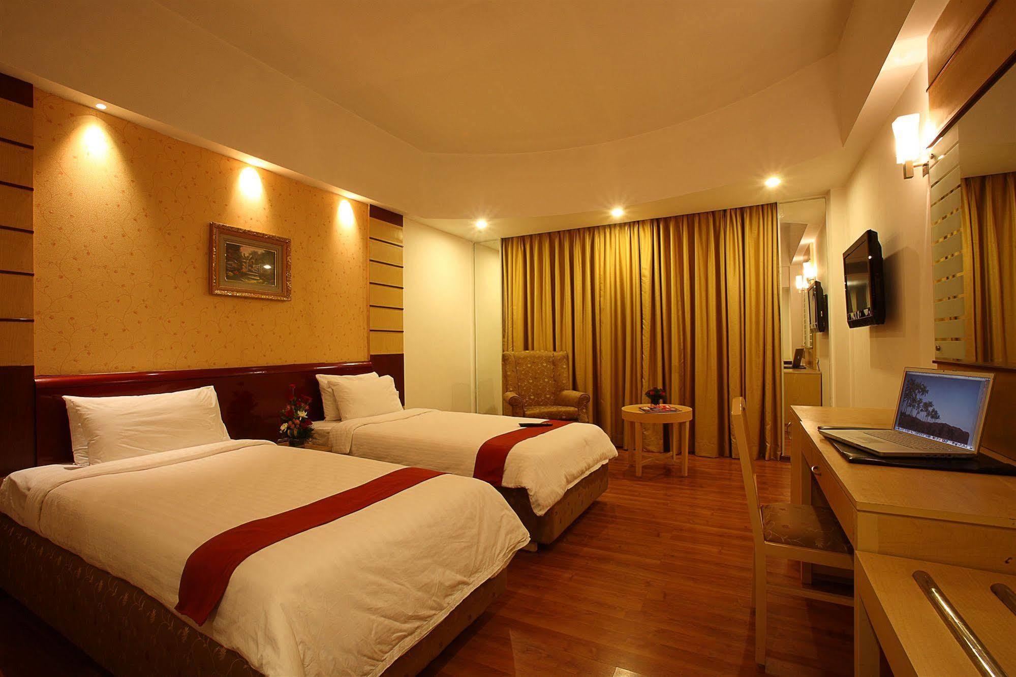 Hotel The Plaza Hyderabad Eksteriør billede
